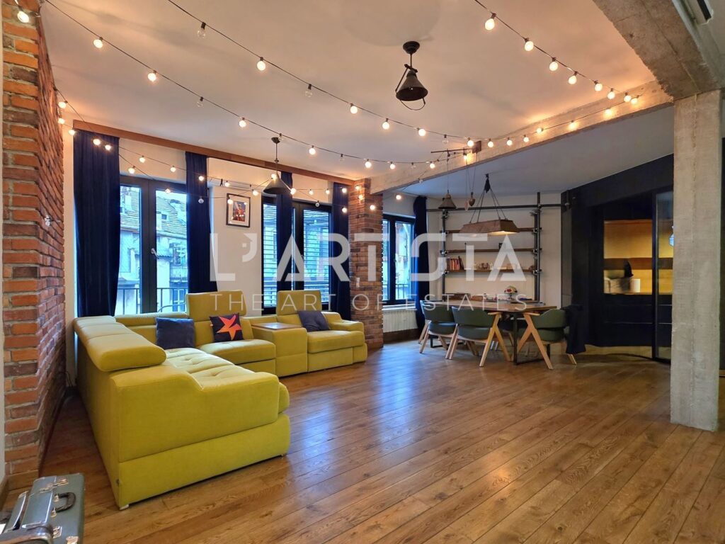 Единствен по рода си многостаен апартамент на пл. Славейков - 0