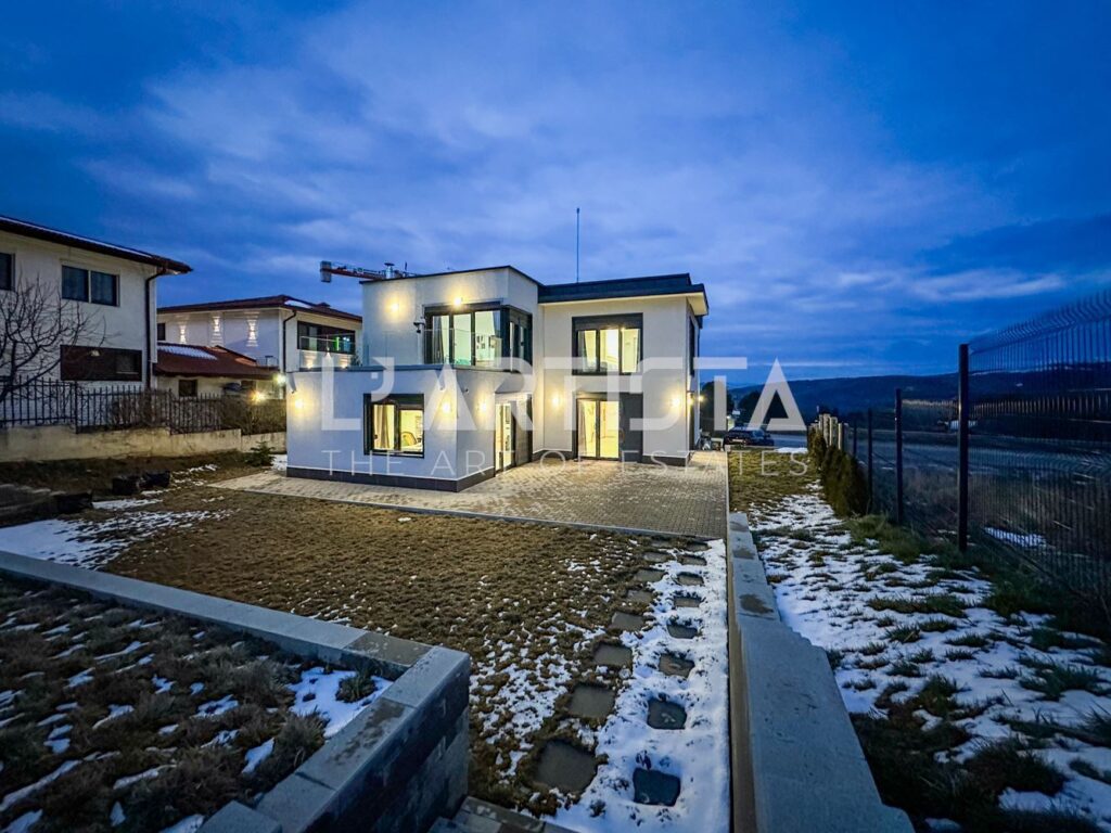 Просторна къща с модерна архитектура в полите на Витоша, с. Бистрица - 0