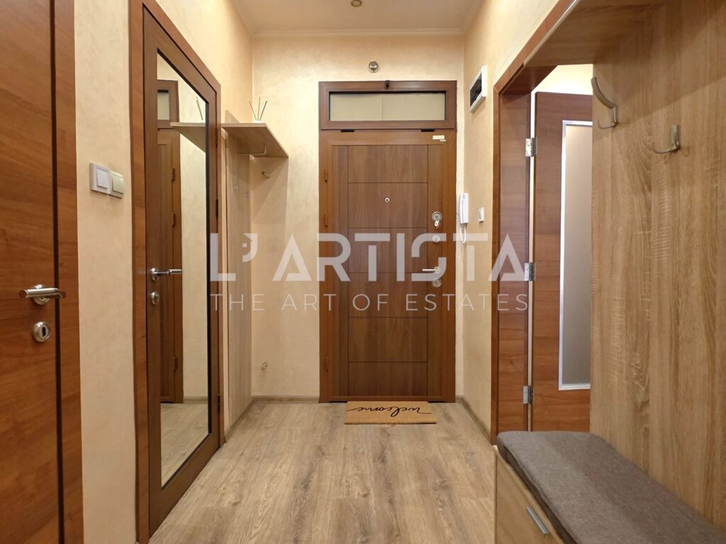 Добре поддържан двустаен апартамент на ул. Граф Игнатиев - 0