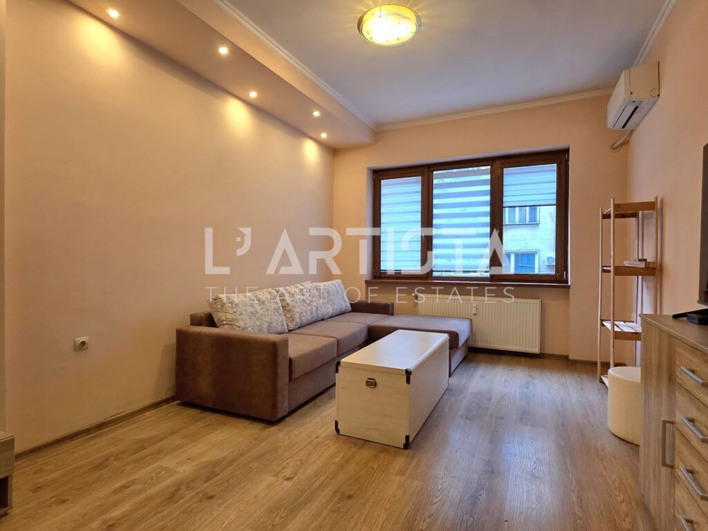 Добре поддържан двустаен апартамент на ул. Граф Игнатиев - 0