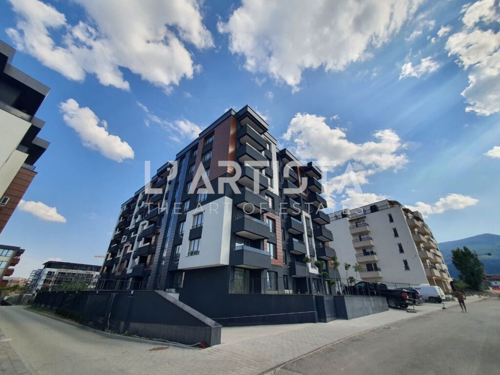 Тристаен апартамент с Акт 16 на партерен етаж - 0