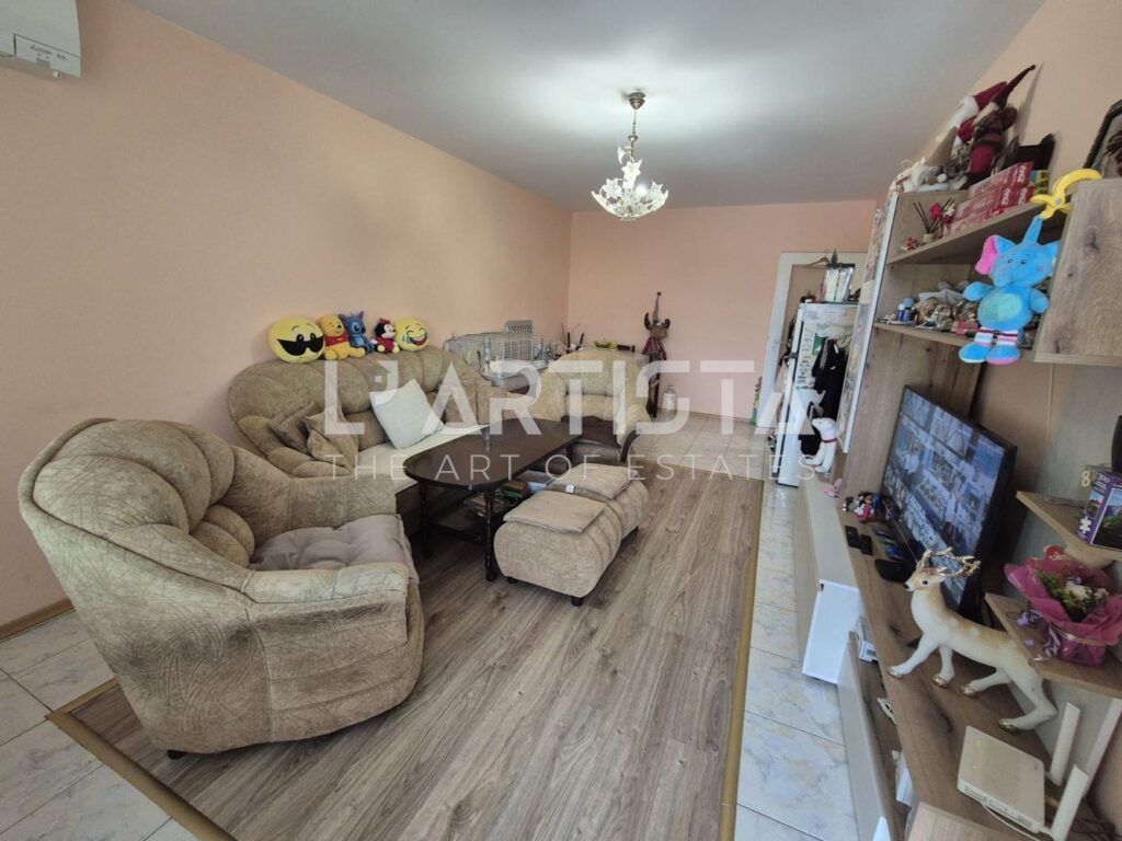 Two-bedroom apartment in Pernik, Moshino neighborhood, Maxim Gorky Street - 0