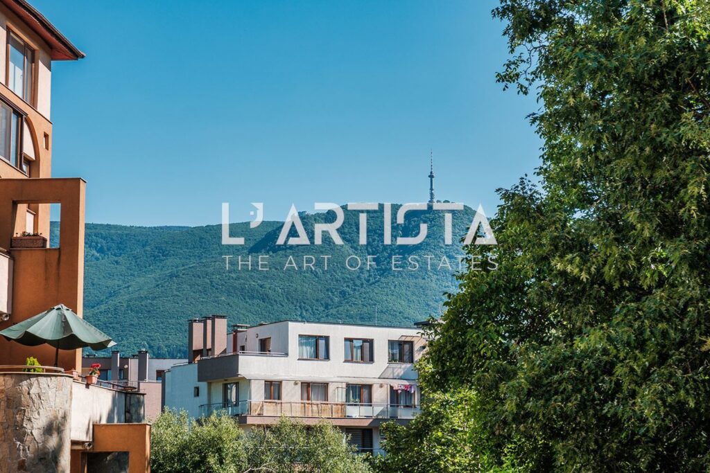 L'Artista представя напълно обзаведен тристаен апартамент, разположен в престижния и отлично поддържан затворен комплекс „Глория Палас" кв. Горна баня - 0