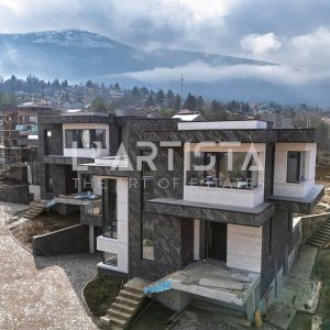 Къща пред АКТ 16 с покривна тераса в м. Ботаническа градина кв. Драгалевци - 0