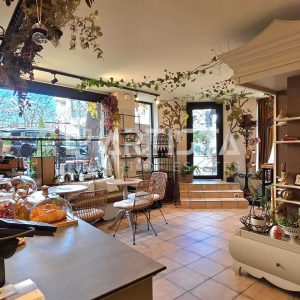 Търговски обект с лице на две улици, обзаведен по дизайнерски проект като от корица на списание - 3