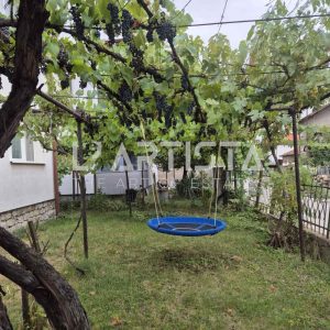 Separate floor of a house in Pernik - 7