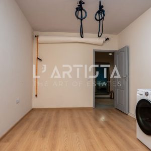 Тристаен обзаведен апартамент в кв. Кръстова вада със собствен двор - 9