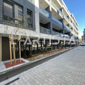 Търговски обект на бул. "Черни връх" - 3