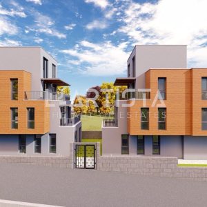 Тристаен апартамент в м-т Гърдова глава - 0