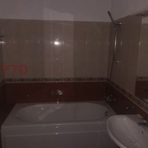 Тристаен апартамент - 8