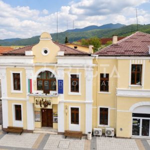 Two-bedroom brick apartment in the heart of Peshtera - 0