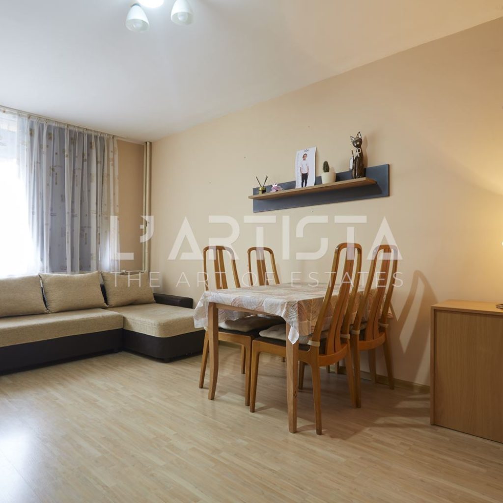 Тристаен апартамент в Банишора - 0