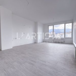 Светъл, просторен тристаен апартамент, в луксозна тухлена сграда с акт 16 от 2024 година - 0