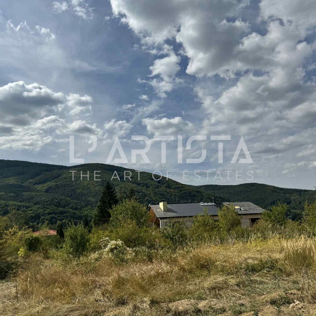 Парцел в планинската част на с. Бистрица - 0