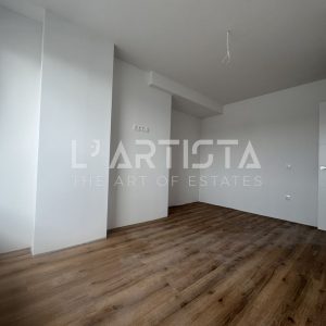 L` Artista presents a bright four-room apartment in the quiet part of Mladost 4 district.