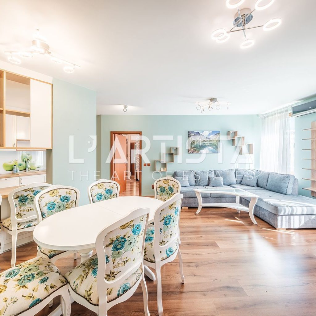 L'Artista представя напълно обзаведен тристаен апартамент, разположен в престижния и отлично поддържан затворен комплекс „Гл - 0