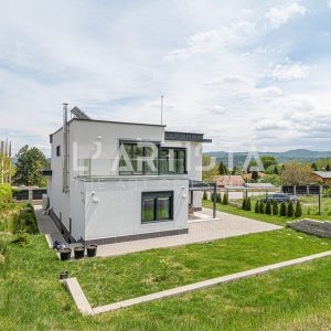 Просторна, самостоятена къща с модерна архитектура в полите на Витоша, с. Бистрица - 3