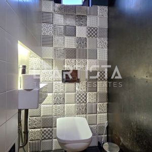 Единствен по рода си многостаен апартамент на пл. Славейков - 14