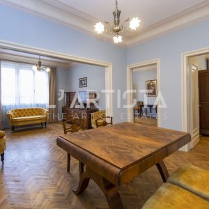 Аристократичен тристаен апартамент в Докторска градина - 4