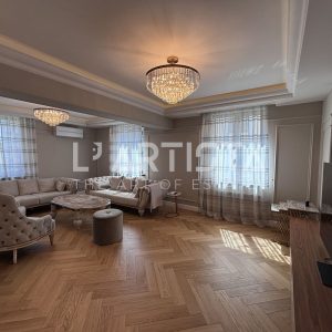 Луксозен тристаен апартамент в Център - 0