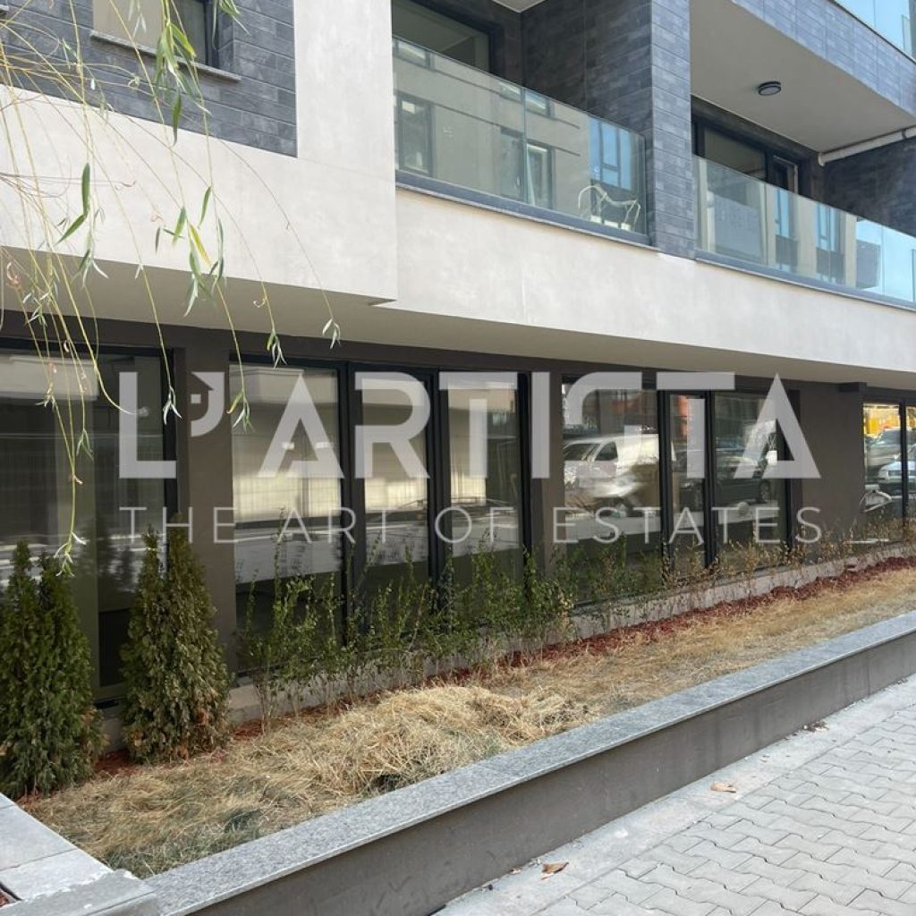 Търговски обект на бул. "Черни връх" - 0