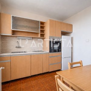 Two-bedroom apartment converted into a three-bedroom apartment in the Hladilnika neighborhood, 4 Kozyak Street