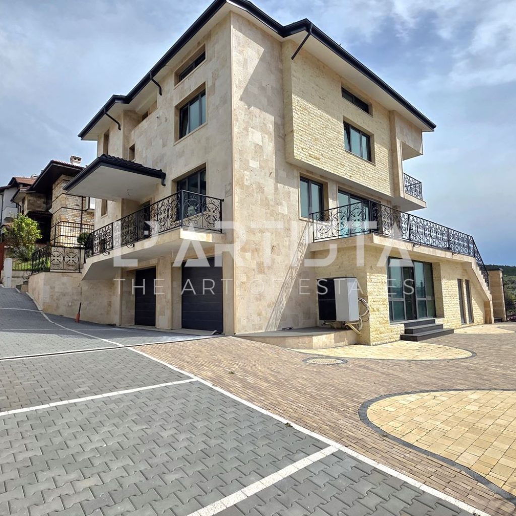 L’ARTISTA представя: Емблематична панорамна вила над яз. Кърджали | High-End Residence с уникална гледка - 0