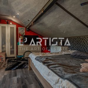 Къща с басейн в с. Лозен - 9