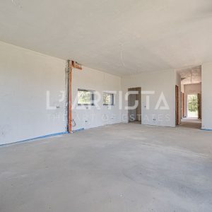 Luxury house with a 900 sq. m. yard in the prestigious gated community Delta Hill, Kladnitsa village - 8